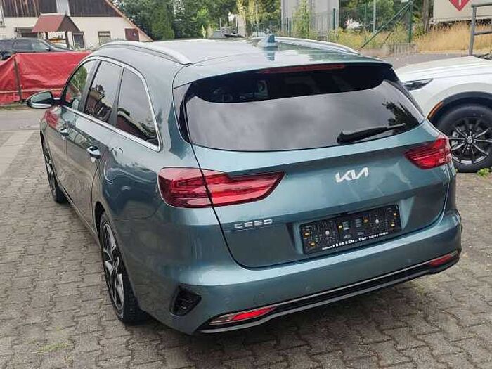 Kia Ceed SW / cee'd SW Ceed SW 1.5 T-GDI DCT7 Platinum AHZV