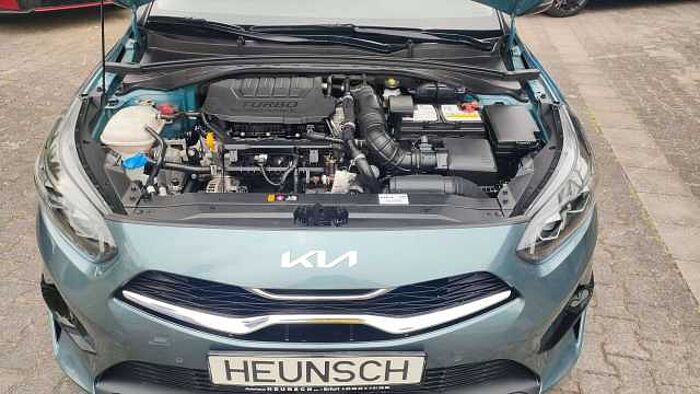 Kia Ceed SW / cee'd SW Ceed SW 1.5 T-GDI DCT7 Platinum AHZV