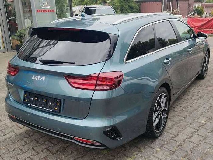 Kia Ceed SW / cee'd SW Ceed SW 1.5 T-GDI DCT7 Platinum AHZV