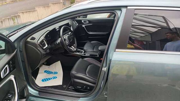 Kia Ceed SW / cee'd SW Ceed SW 1.5 T-GDI DCT7 Platinum AHZV