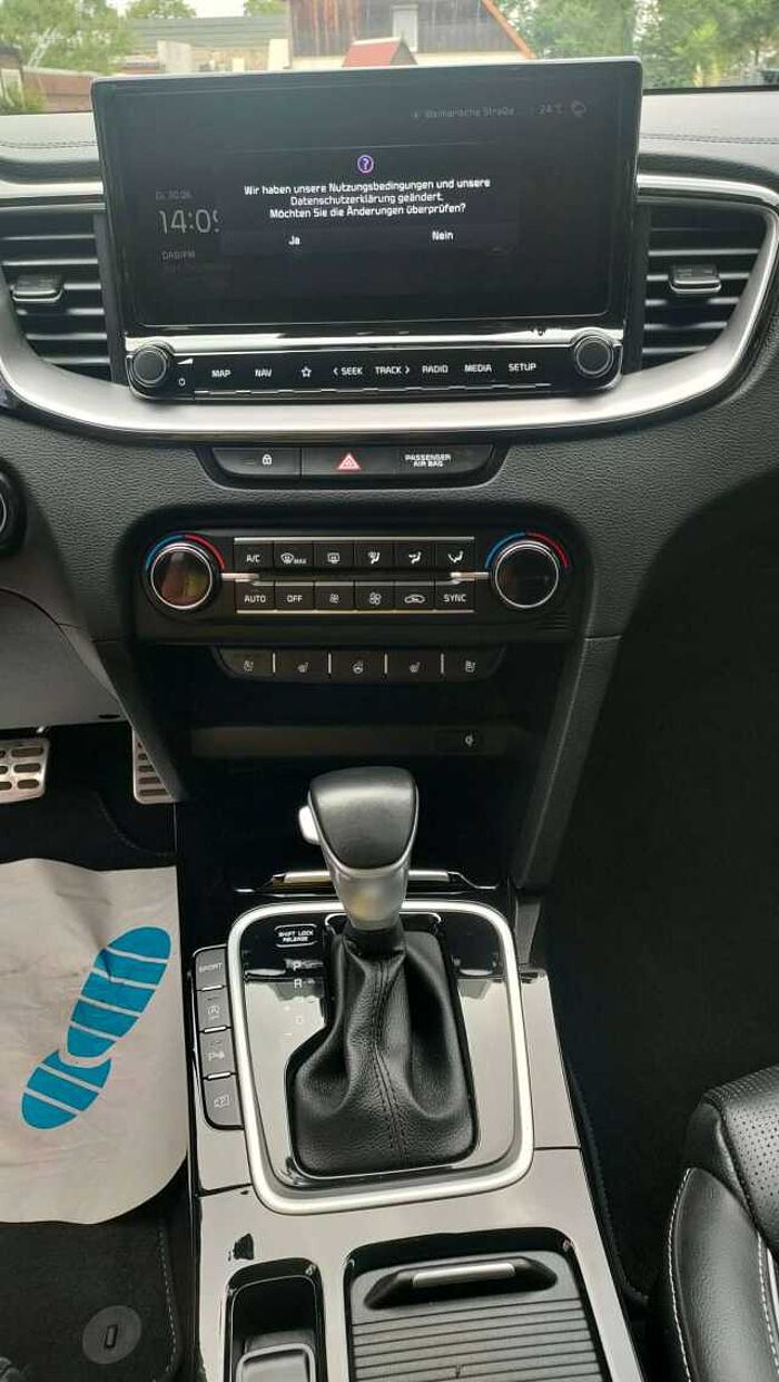 Kia Ceed SW / cee'd SW Ceed SW 1.5 T-GDI DCT7 Platinum AHZV